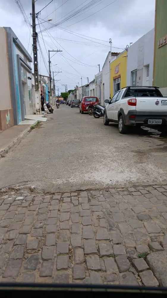 População de Utinga pede sinalização urgente em cruzamento no centro da cidade após registros de acidentes