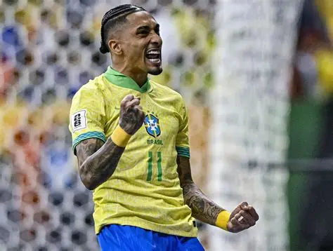 Raphinha joga hoje? Desfalques e escalação do Brasil no amistoso contra a França